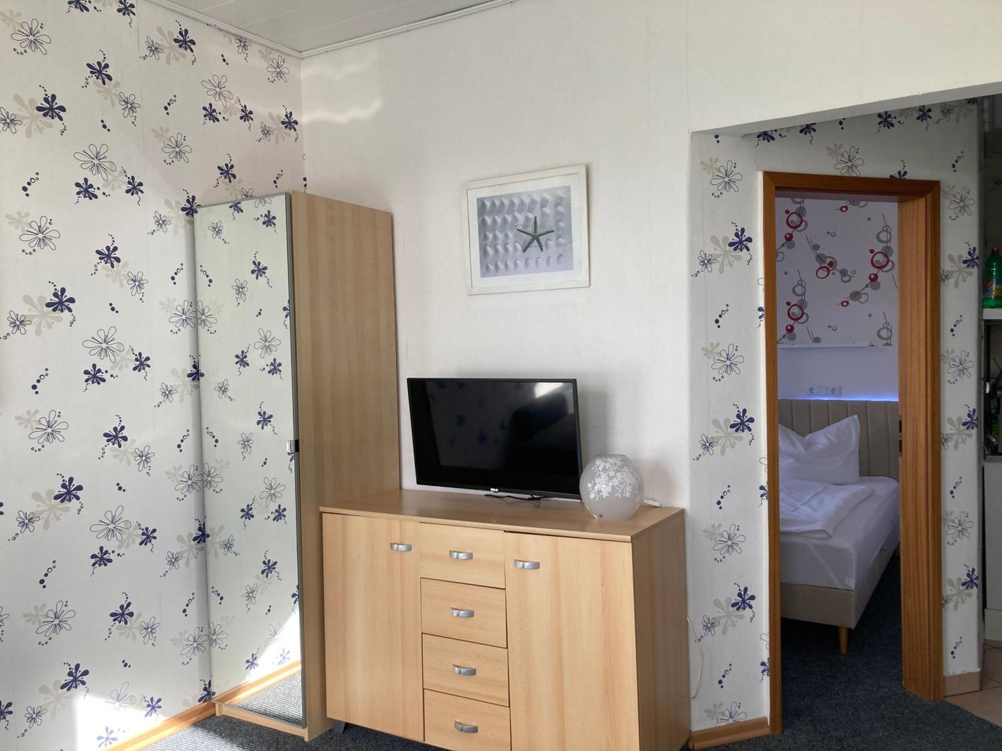Haus Krabbe Apartments Mit Doppelbetten, Fuer 1-2 Personen, Hunde Kostenfrei Willkommen, Kostenfreier Parkplatz, Zwischen Bremerhaven Und Cuxhaven Gelegen Времен Экстерьер фото
